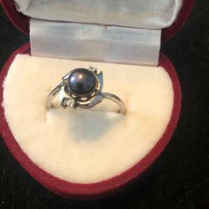 Sterling silver black pearl ring w small diamonds
